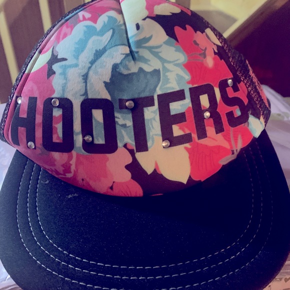 Hooters hat - Picture 1 of 1